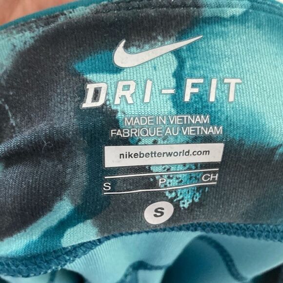 Nike Green Capri Leggings Sz S - Picture 3 of 3